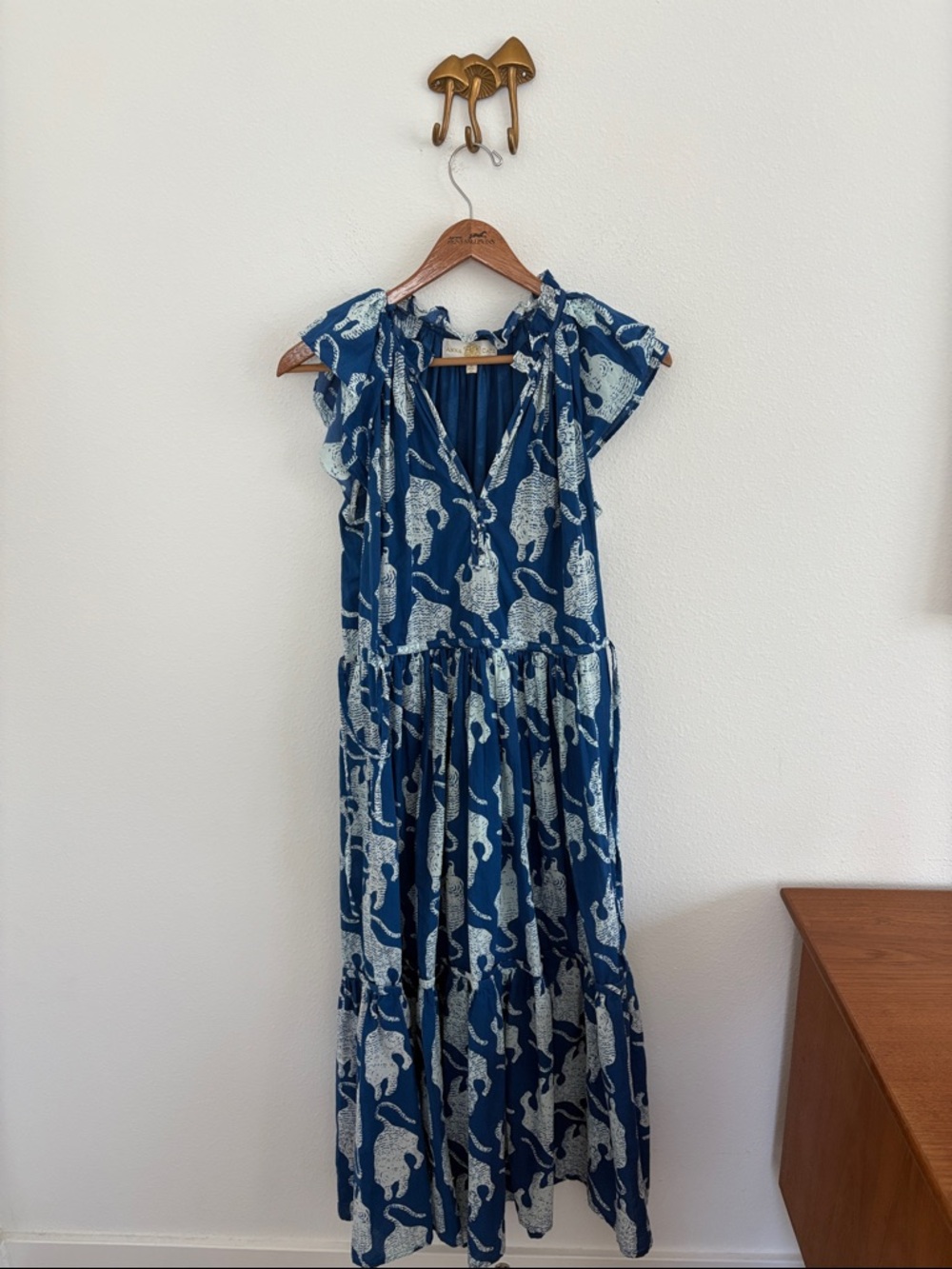 Anna Cate Royal Tiger Print Maxi
Length Tiered Block Print Dress size Small